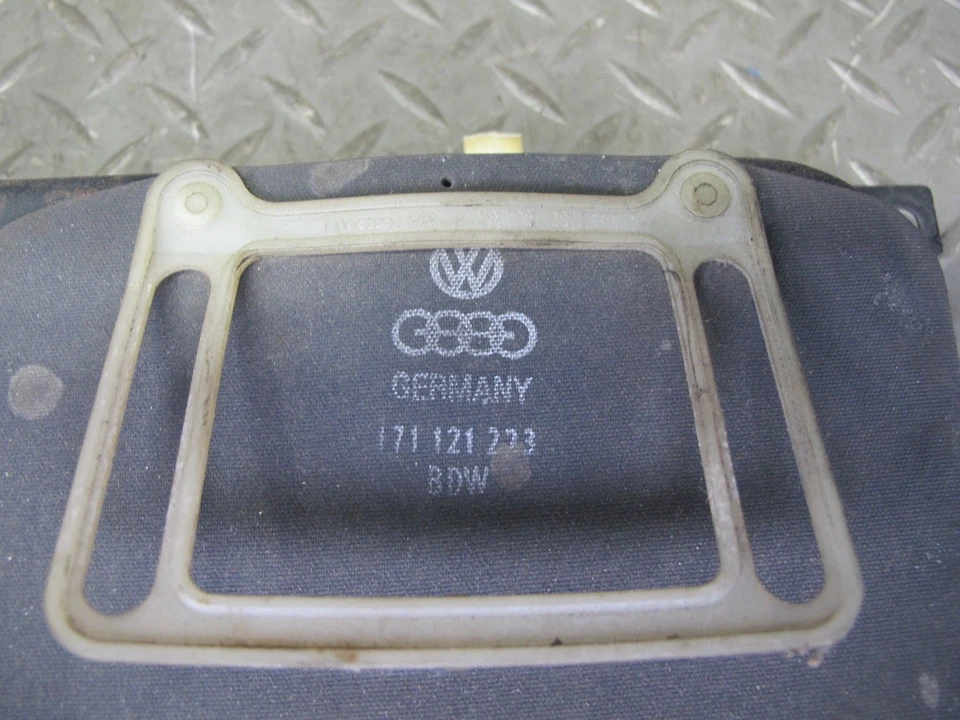 85-88 VOLKSWAGEN VW SCIROCCO RADIADOR ELÉCTRICO VENTILADOR DE REFRIGERACIÓN Y CUBIERTA OEM Foto 3 de 4