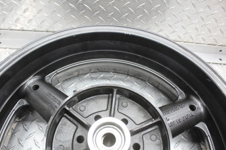 1997 SUZUKI BANDIT 1200 GSF1200S REAR WHEEL RIM 54100-27811-35W - Image 4 of 4