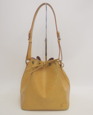 Authentic Louis Vuitton Epi Petit Noe Shoulder bag  #33870