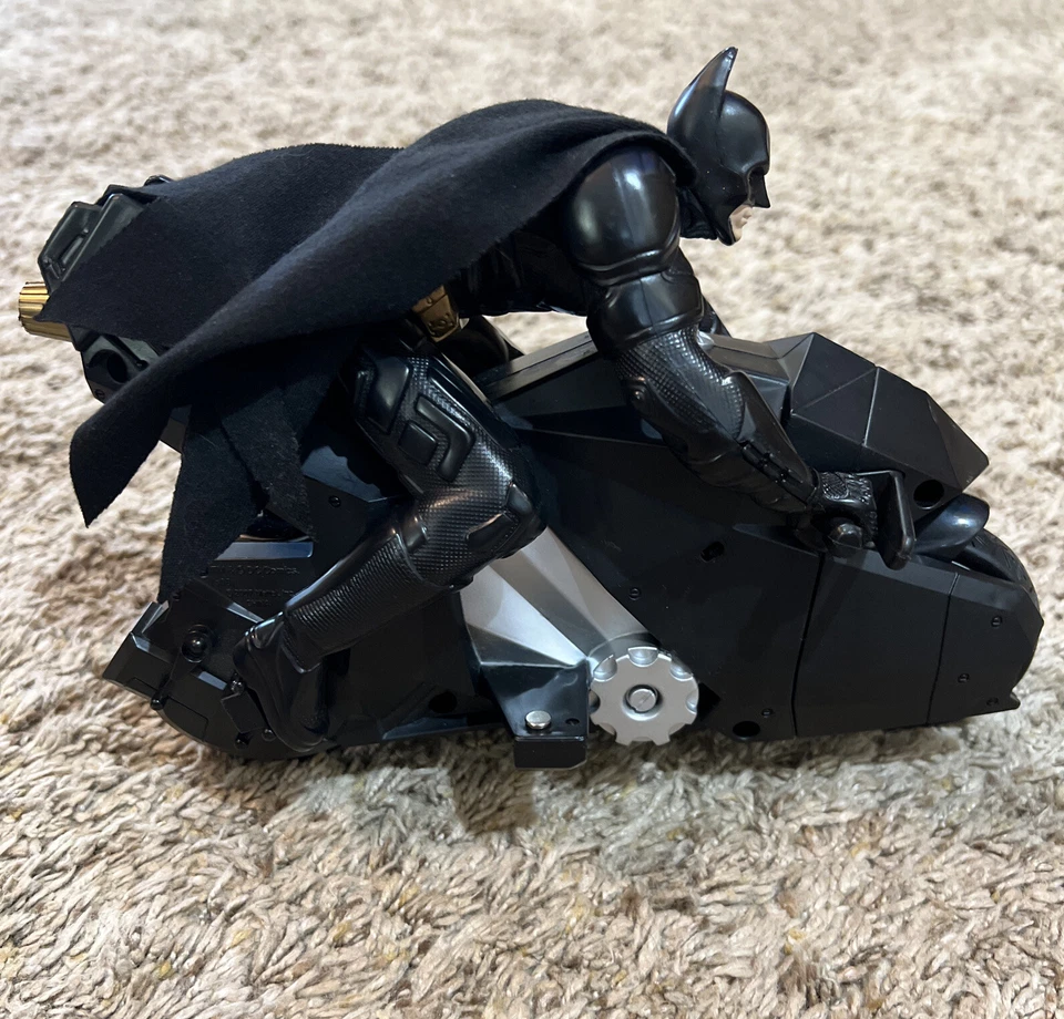 Tyco/DC COMICS 2007 RC BatCycle Batman The Dark Knight 27 MHz Mattel M6337 Foto 2 de 4
