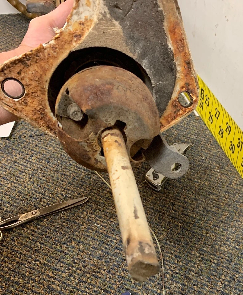 Оригинальный вал автоматической рулевой колонки Mopar 1974 Dodge Charger (SW7) - Изображение 2 из 4