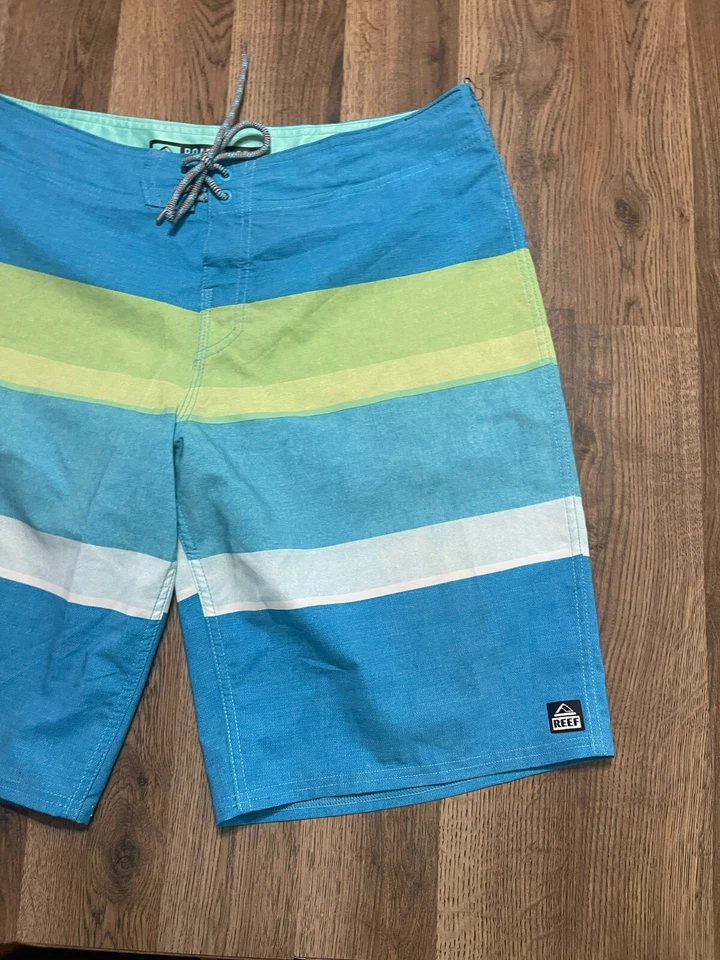 Pantalones Cortos Reef, Para Hombre Talla 36, Verde Azul Blanco Bañador Boardshorts para Viajar Foto 4 de 4