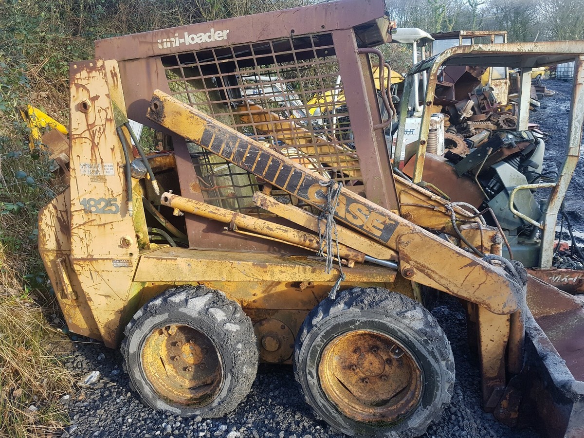 Case 1825 Skid Steer loader dismantling for parts !! Rear engine