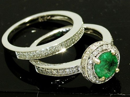 R199 Genuine 9K or 18K Gold Natural Emerald & Diamond Halo Engagement Ring - Picture 4 of 4