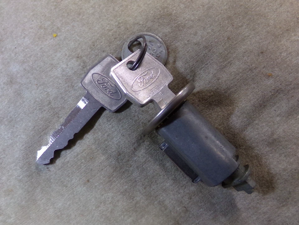 Interruptor de encendido, cilindro y llaves, camioneta Ford F100/350 1978/79, Bronco, NOS Foto 4 de 4