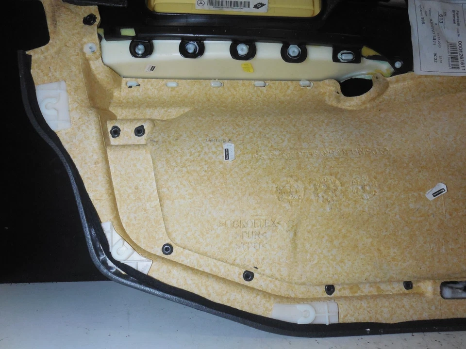 Передняя правая внутренняя дверная панель 05–07 Mercedes Benz A2037271471 W203 C230 - Изображение 4 из 4