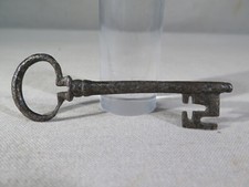 ANCIENNE CLE EN FER FORGE EPOQUE XVIII ème SIECLE