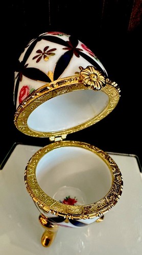 Fabergé Egg Replica – Blue and White Design – 3 Inches Tall - Picture 2 of 5