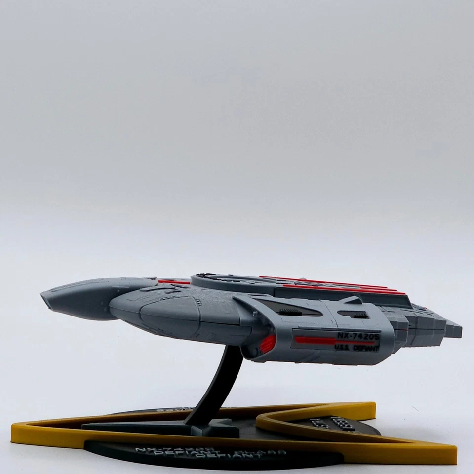 Modelo USS Defiant NX-74205 impreso en 3D - Exhibición coleccionable de nave espacial de ciencia ficción Foto 2 de 4