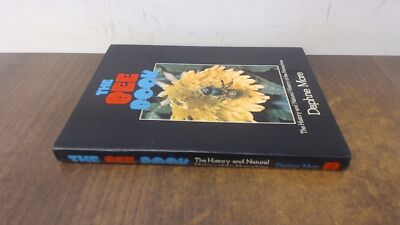			Bee Book: History and Natural History of the Honeybee, More, Daph		