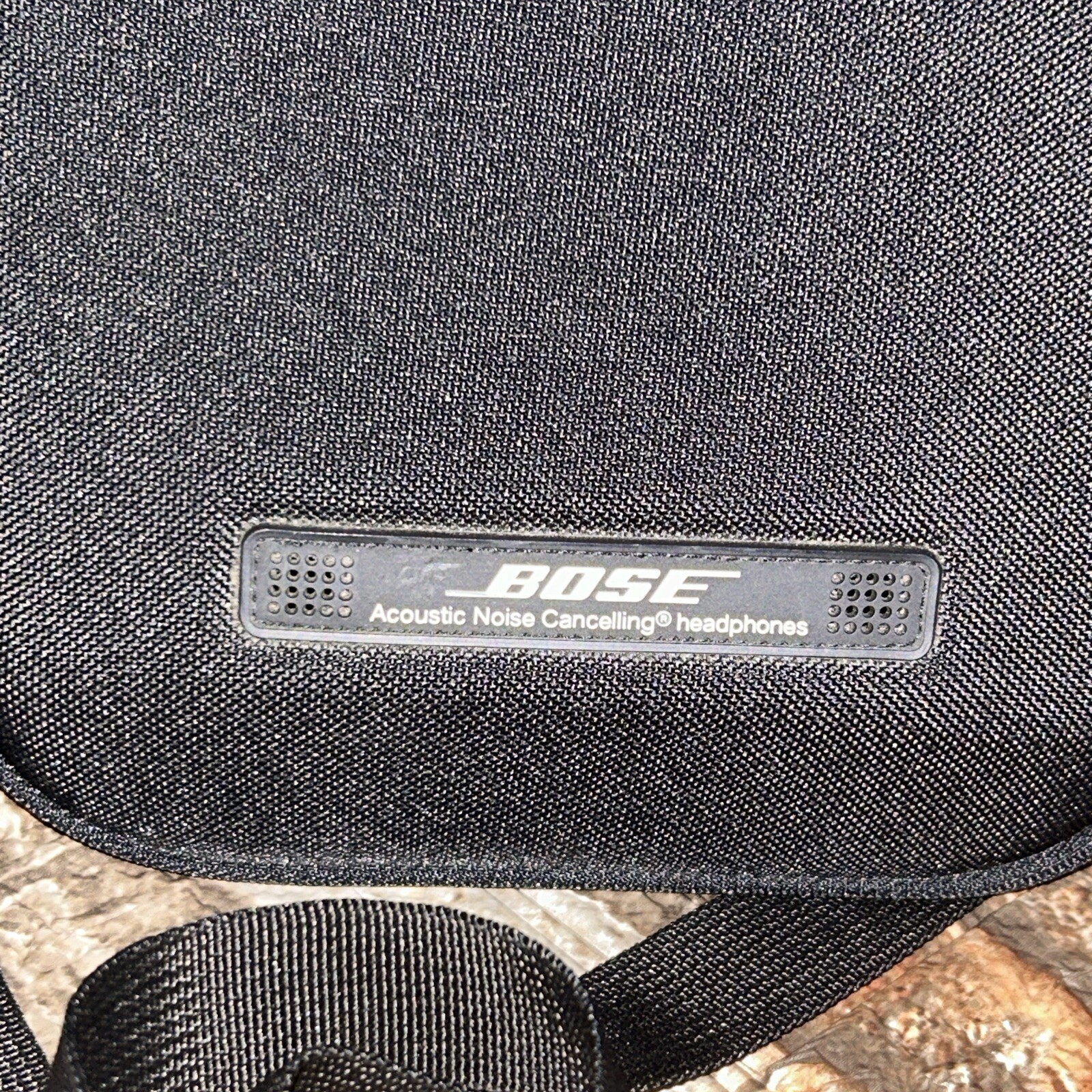 Bose QuietComfort 2 Noise Cancelling Headphones Travel Carrying Hard Case-image