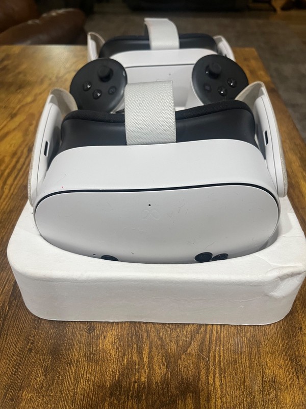 Meta Quest 3 128GB VR Headset - White