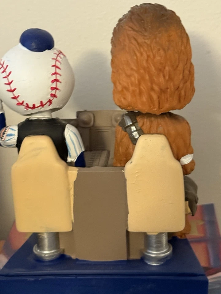 星球大战 Mr Met Solo Han & Chewbacca 摇头公仔纽约大都会花旗收藏版 — 第 2/2 张图片