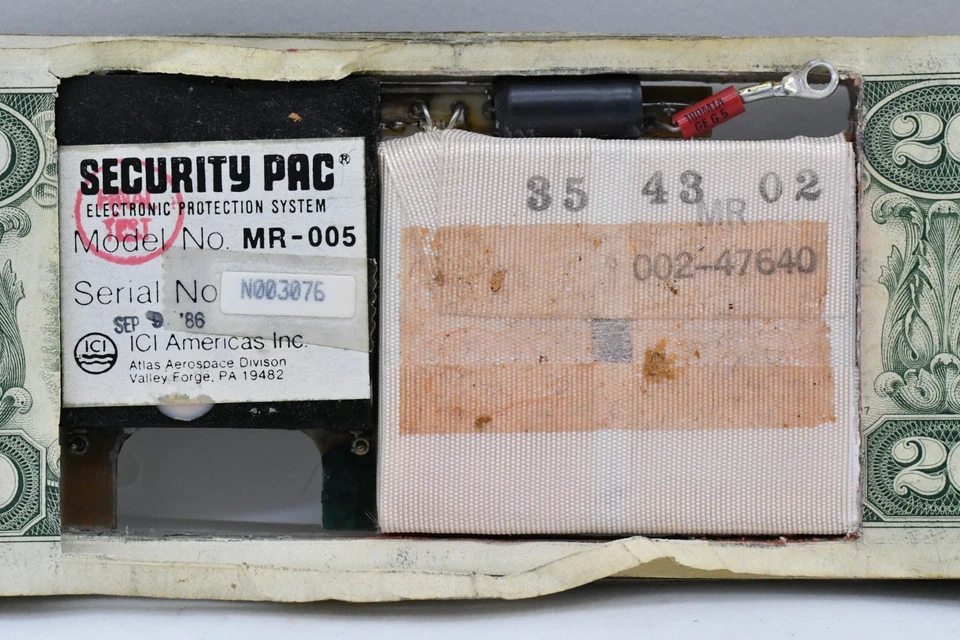 1986 $20 Twenty Dollar Disarmed Exploding Dye Pack ICI Americas Inc - Image 4 of 4