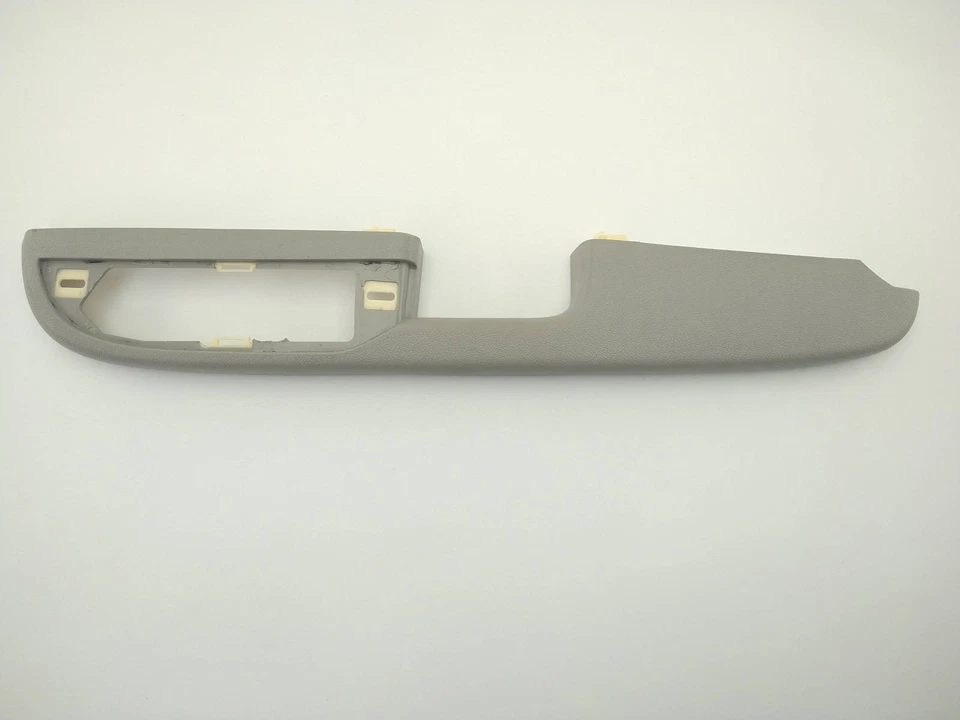 ✅Chevrolet GMC 2007-2009 panel de puerta reposabrazos bisel gris claro delantero derecho OEM Foto 4 de 4