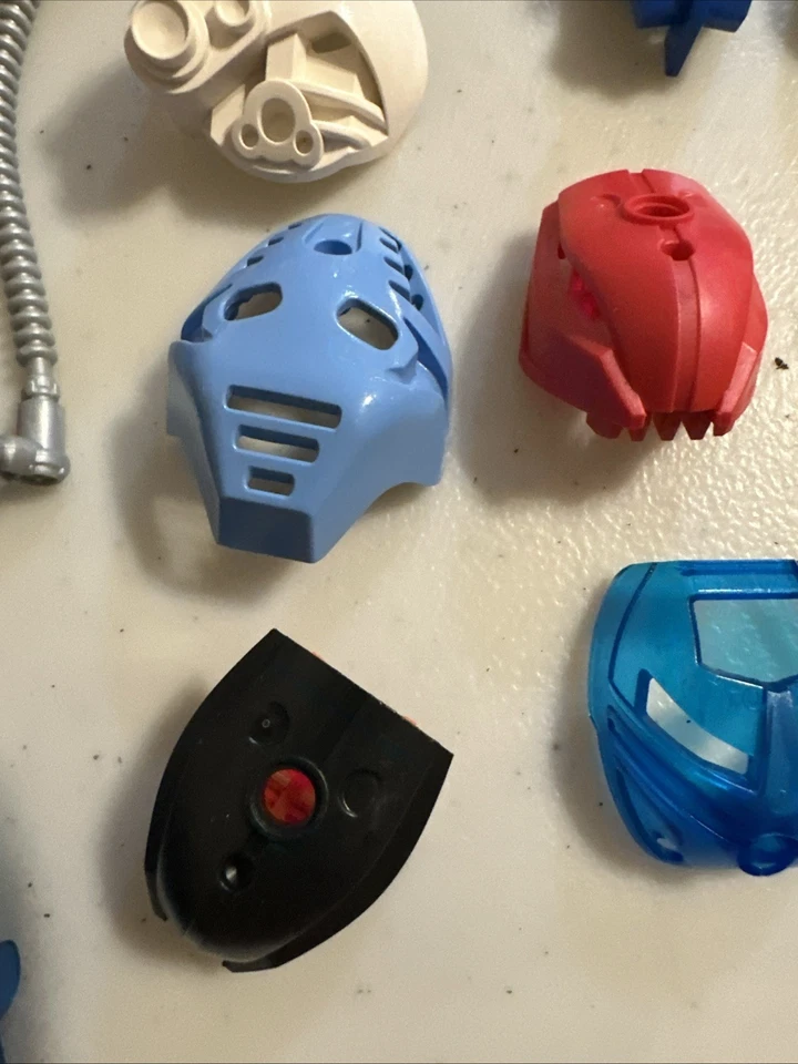 Lego Bionicle Hero Máscaras de Fábrica Lote a Granel 16 Máscaras De Colección Raro Oro Y Otros Foto 4 de 4