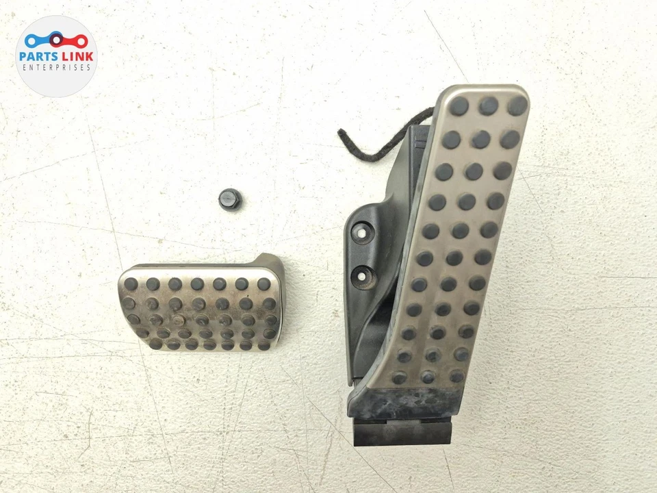 2016-21 MERCEDES C63 AMG ПЕДАЛЬ ОТДЕЛКА АКСЕЛЕРАТОР ТОРМОЗ НЕСКОЛЬЗЯЩАЯ ПЛАСТИНА КОМПЛЕКТ W205 - Изображение 4 из 4