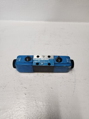 VICKERS SOLENOID DIRECTIONAL VALVE DG4V-3-56C-M-U-H7-60 NEW DG4V356CMUH760
