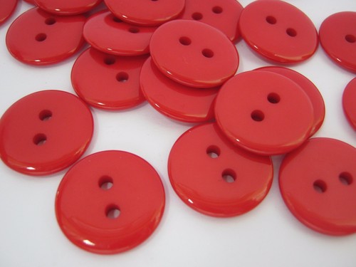 10 Red Sewing Buttons 22mm 7/8" Resin Sewing Buttons Christmas Clothing Crafts - Picture 2 of 2