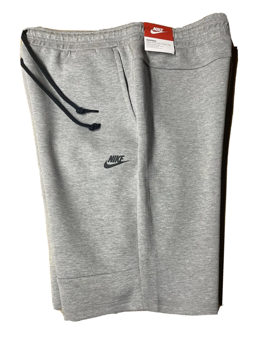 Nike Sportswear Tech Fleece Shorts Size XL 628984-064 Nike Sportswear Tech Fleece Shorts Size XL 628984-064