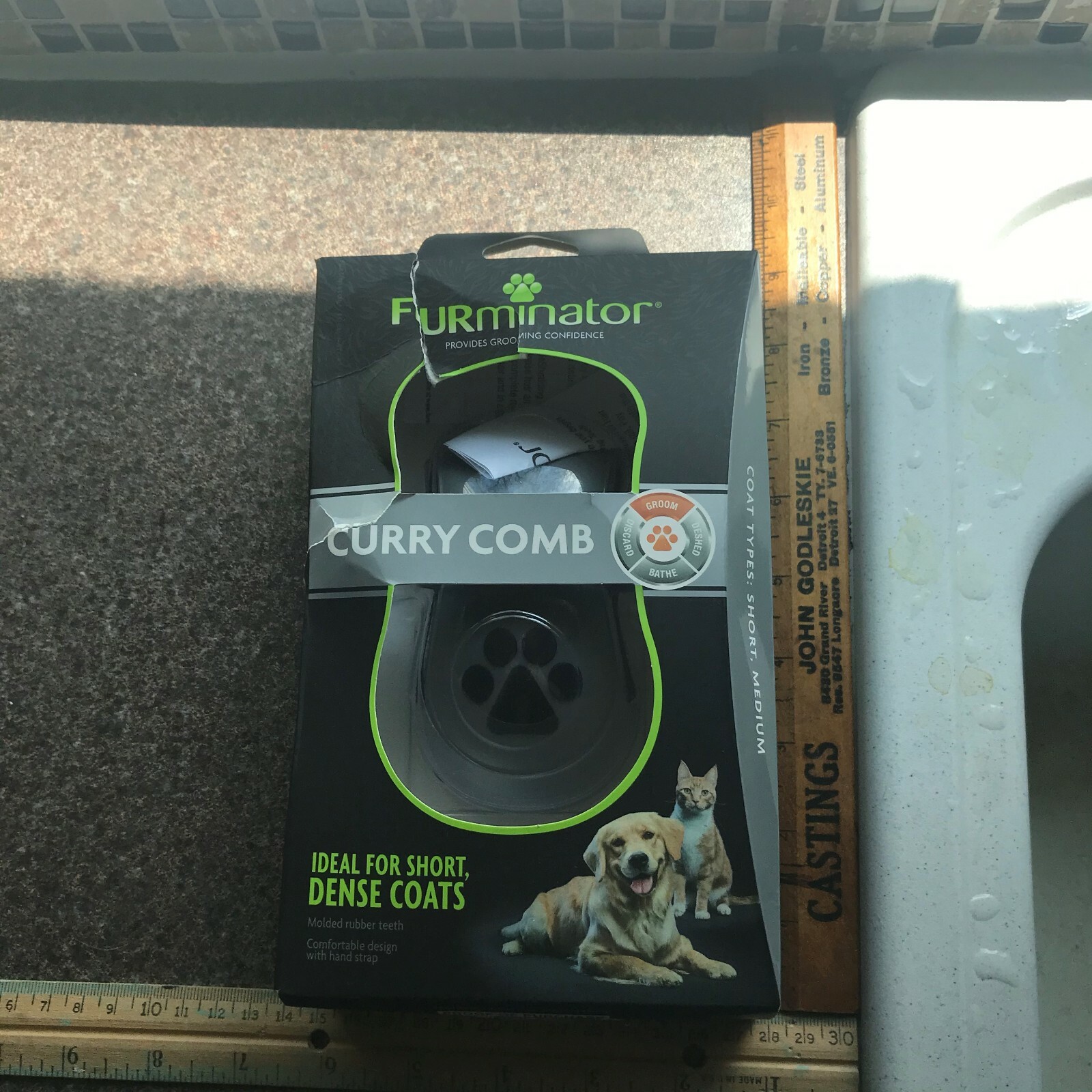 FURMINATOR CURRY COMB ideal for short dense coats