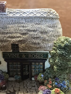 Highly Collectible Lilliput Lane Vine And Roses Ornament Hand