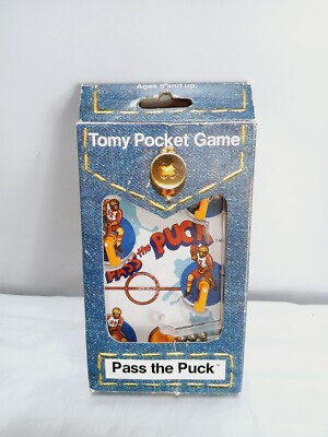 1978 Tomy Pocket Game PASS THE PUCK in original box = Works!