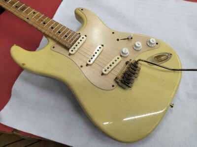 Freedom] Custom Guitar Research ST Type Made in USA Solid Body