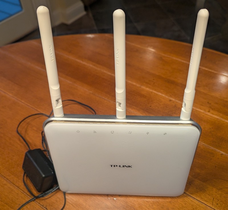 TP-LINK Archer C8 AC1750 Wireless Dual Band Gigabit Router 