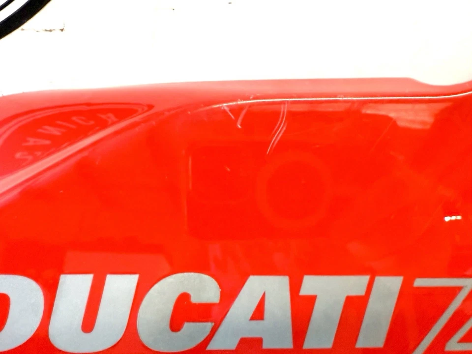 Подлинный Ducati Superbike 749 999 Верхний Половинный Обтекатель Правый Красный Трещины 48031811C - Изображение 2 из 4