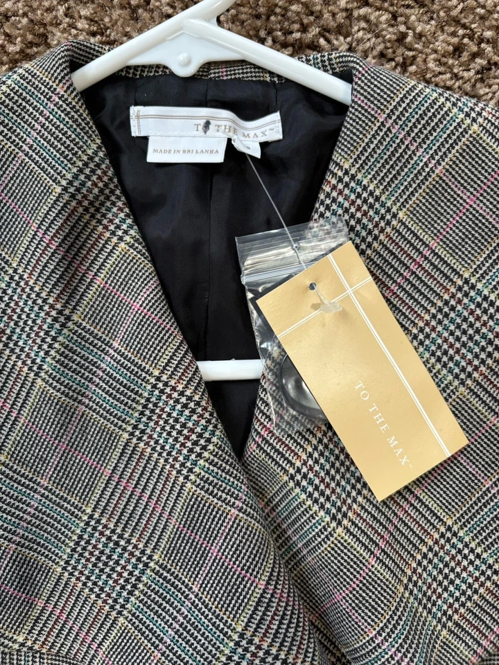NWT To The Max Women’s Cropped Plaid Bell Sleeve Blazer Size Small $128 Retail - Image 3 of 4