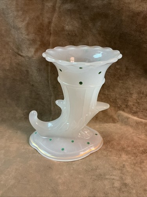 #ad 1930s Beaumont glass Company FERLUX clam broth polkadot cornucopia vase #1 $12.50