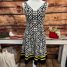 JONES WEAR BLACK & WHITE SLEEVELESS TANK DRESS WITH YELLOW DETAIL, SIZE 4, EUC