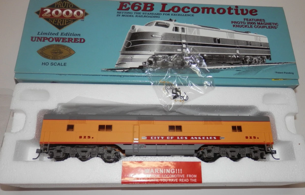 Life-Like Union Pacific Railroad Plastic HO Model Railroad
