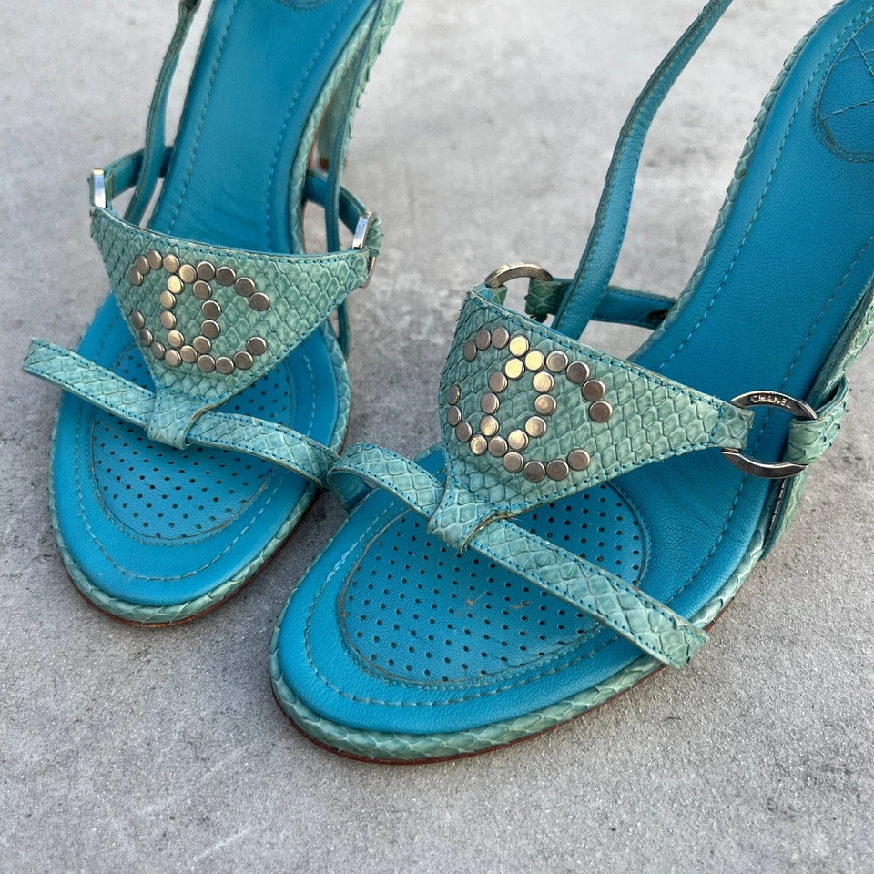 Chanel | Authentic Vintage Blue Python CC Logo Silver Stud Leather Heels (37.5) - Image 3 of 4