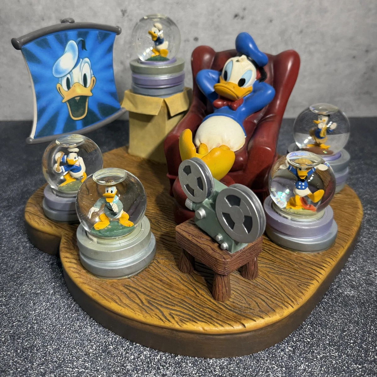 Donald Duck Disney Snowglobes (1968-Now) for sale | eBay