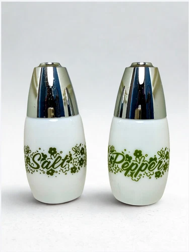 Gemco Green Crazy Daisy Salt and Pepper Shakers Pyrex Corelle MCM Vintage