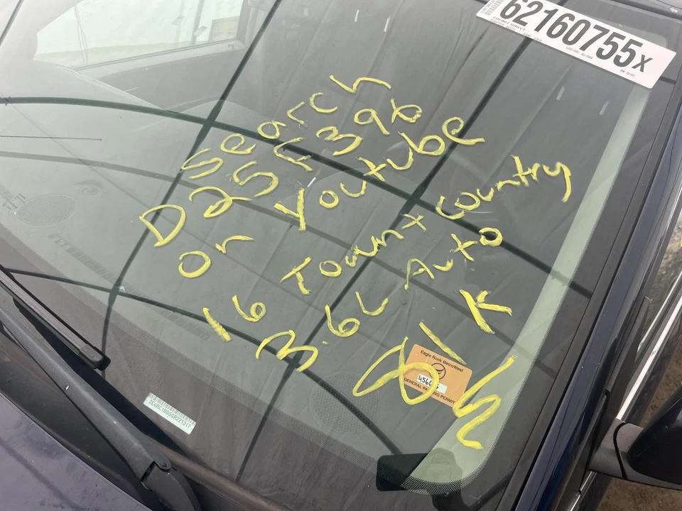 Used Front Right Door Window Regulator Front fits: 2016 Chrysler Town & country Foto 2 de 4