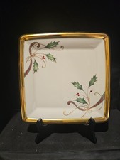 Lenox Holiday Nouveau Gold 9  Square Porcelain Plate Holly Leaves  Berries NOS