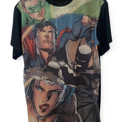 Justice League Torn Men s all-over-print black back T-shirt in size large 
