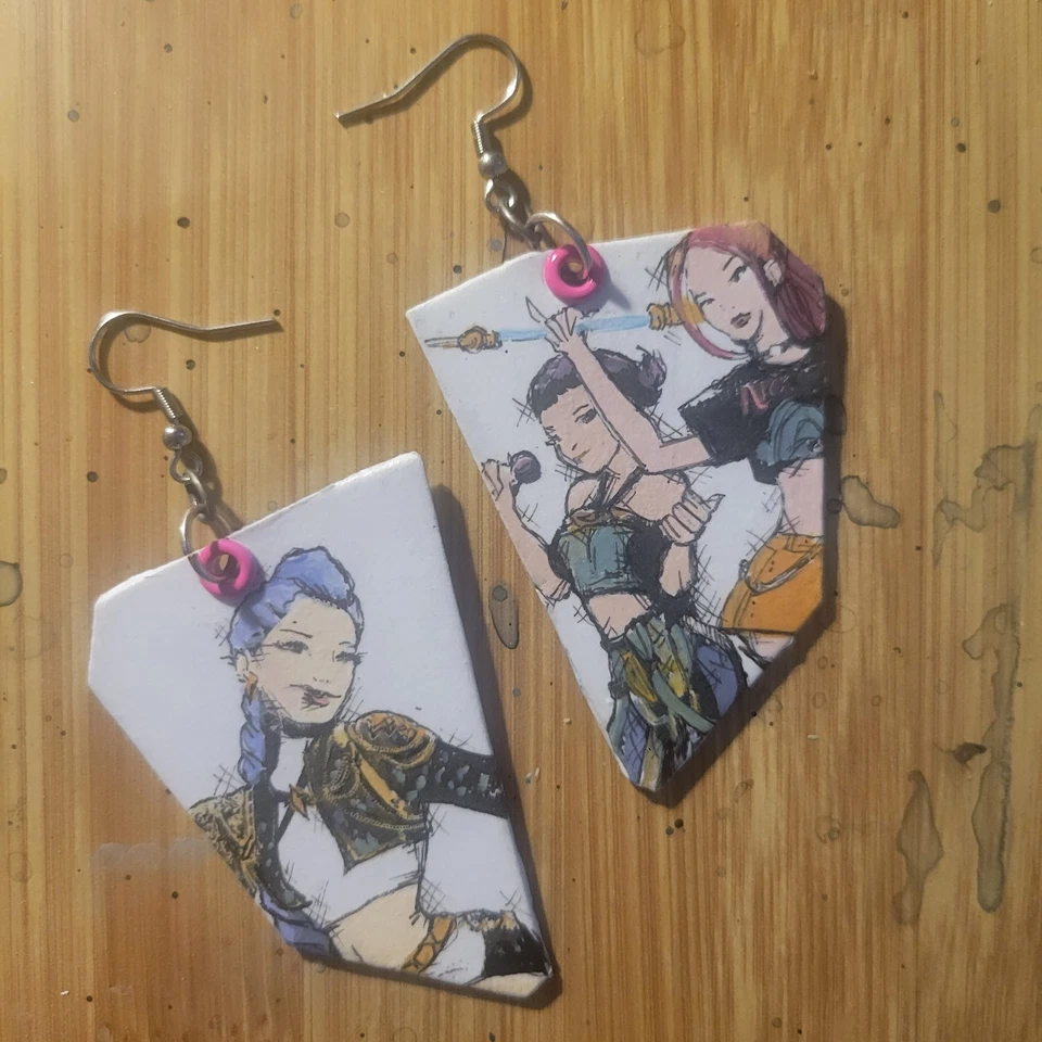 Pendientes hechos a mano de acero quirúrgico Huntrxx Jinu cazadores de demonios hechos a mano Foto 4 de 4