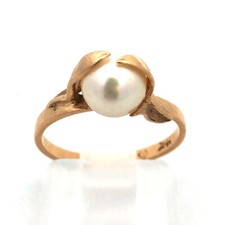 Vintage 14K Yellow Gold 7 MM Pearl Solitaire Modernist Flower Bud Cocktail Ring
