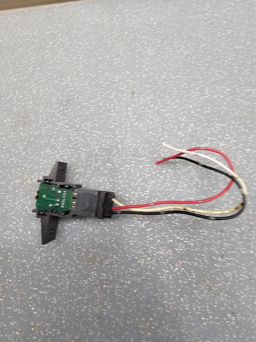 04-08 Nissan Titan Altima Armada Pathfinder QX56 Auxillary