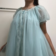 1960  s vintage baby blue nightgown slip and peignoir set