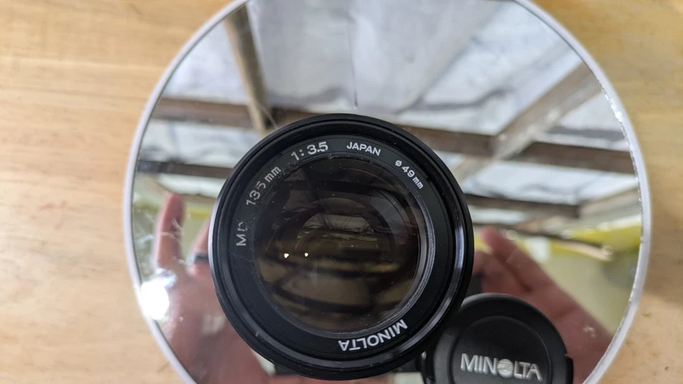 Minolta MD 135 mm F3,5 con montaje Minolta SRT-MD con estuche Foto 2 de 4