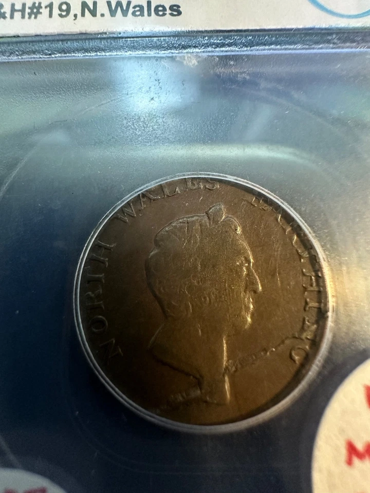 Moeda 1793 Grã-Bretanha Farthing Token Error D&H#19 N. Wales ICG-AU55 certificada - Imagem 3 de 4