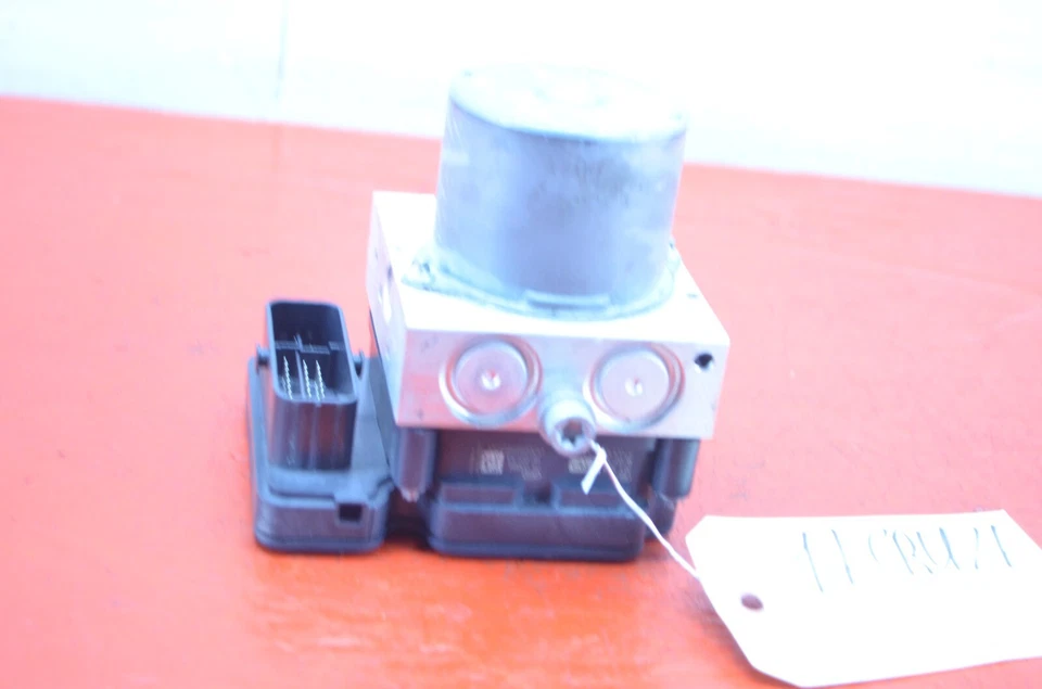 Chevrolet Cruze 2017 1,4 L tracción delantera antibloqueo ABS bomba de freno OEM Foto 2 de 4