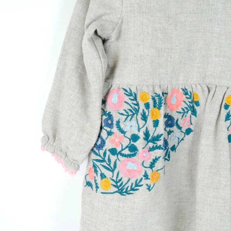 Vestido EGG New York by Susan Lazar Boho Floral Bordado Gris Bebé 12m Foto 4 de 4