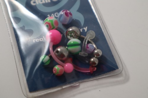 D3 Barbell set retainer surg steel plastic belly ring Claire's 14g body jewelry - Picture 3 of 6