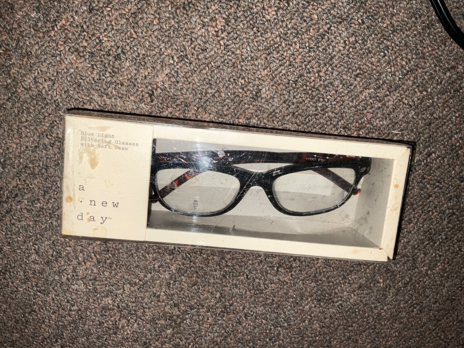 Blue light blocking glasses for computer use in sleek black-image